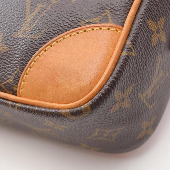 LOUIS VUITTON Brown Monogram Leather Shoulder Bag - Picture 8 of 13